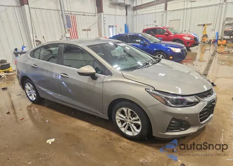 2019 Chevrolet Cruze Lt from USA, damaged, VIN 1G1BE5SM6K7101330